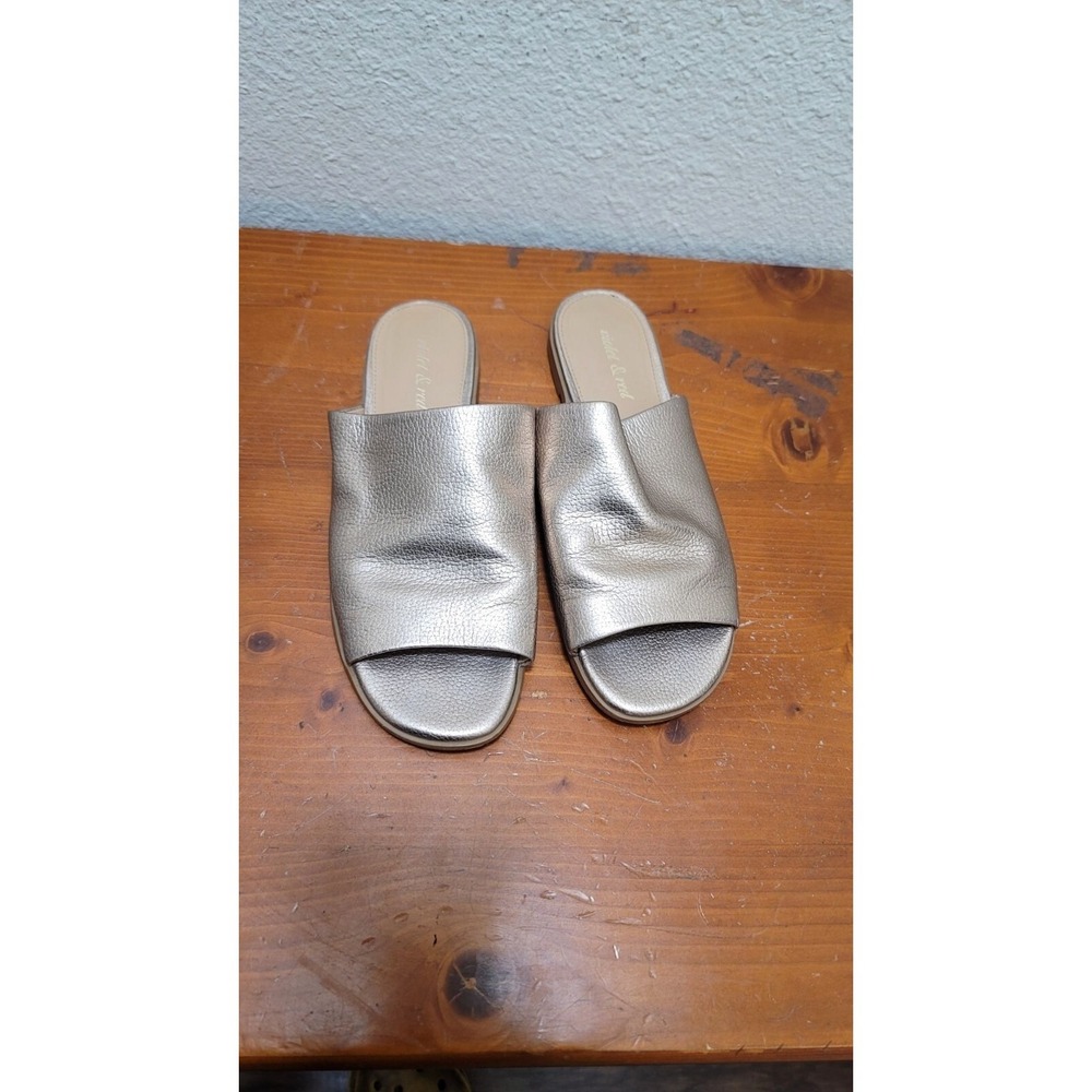 Violet & Red Womens Metallic Gold Leather Slides - Size‎ 8